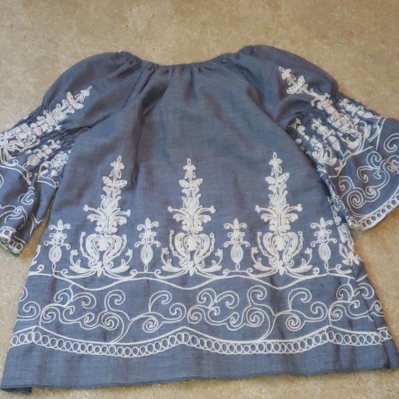Chambray and embroidered blouse - Picture 5 of 5
